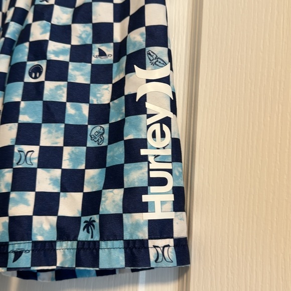 Hurley Boys Swim Short, Size 7 - Picture 2 of 5